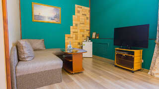 Гостиница Айвенго Курган Стандартный трехместный номер-2